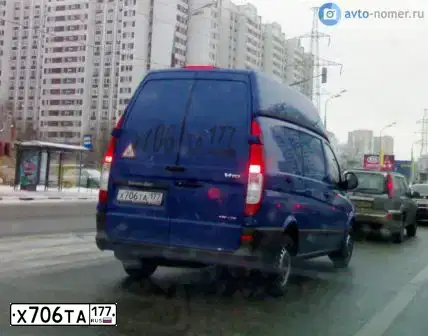 Фото автомобиля MERCEDES VITO, 2007 — госномер Х706ТА177. Цвет: синий