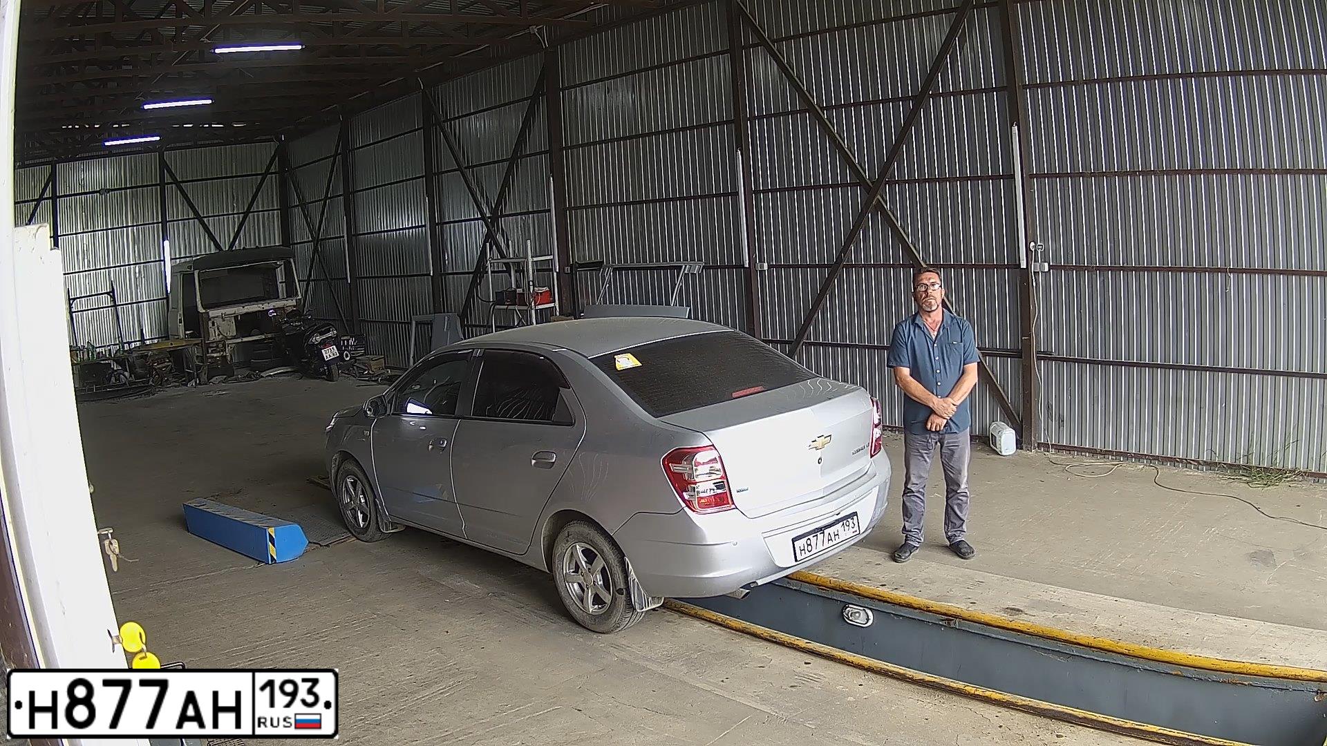 Фото автомобиля CHEVROLET COBALT, 2013 — госномер Н877АН193. Цвет: СЕРЕБРИСТЫЙ
