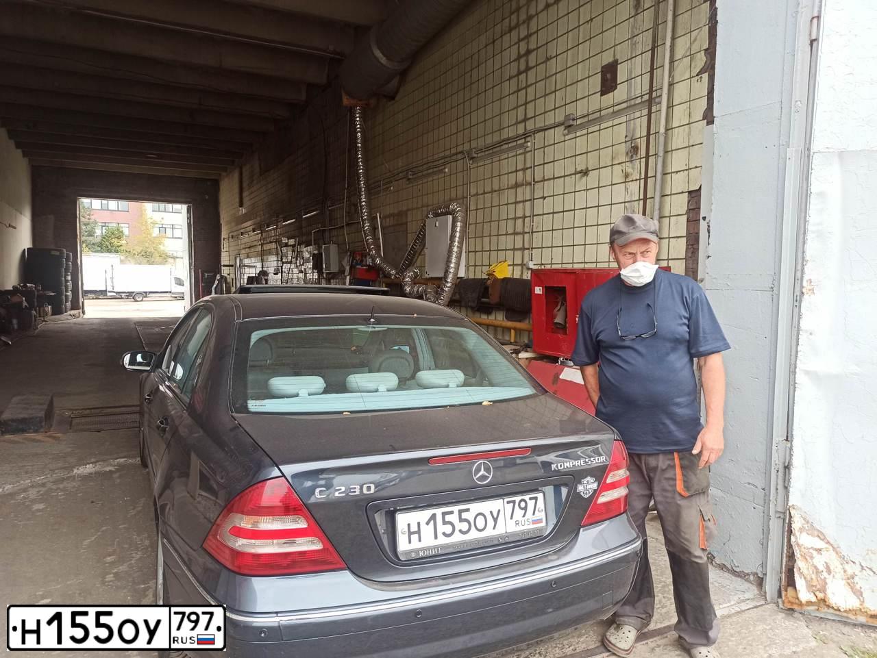 Фото автомобиля MERCEDES C-KLASSE, 2004 — госномер Н155ОУ797. Цвет: ЧЕРНЫЙ