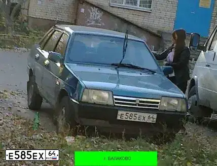 Фото автомобиля LADA 2109 SAMARA, 1997 — госномер Е585ЕХ64. Цвет: ЗЕЛЕНЫЙ