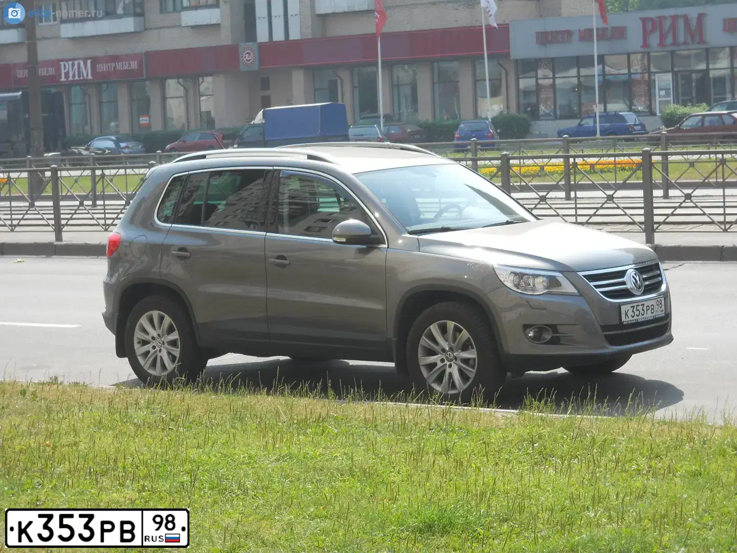 Фото автомобиля VOLKSWAGEN TIGUAN, 2009 — госномер К353РВ98