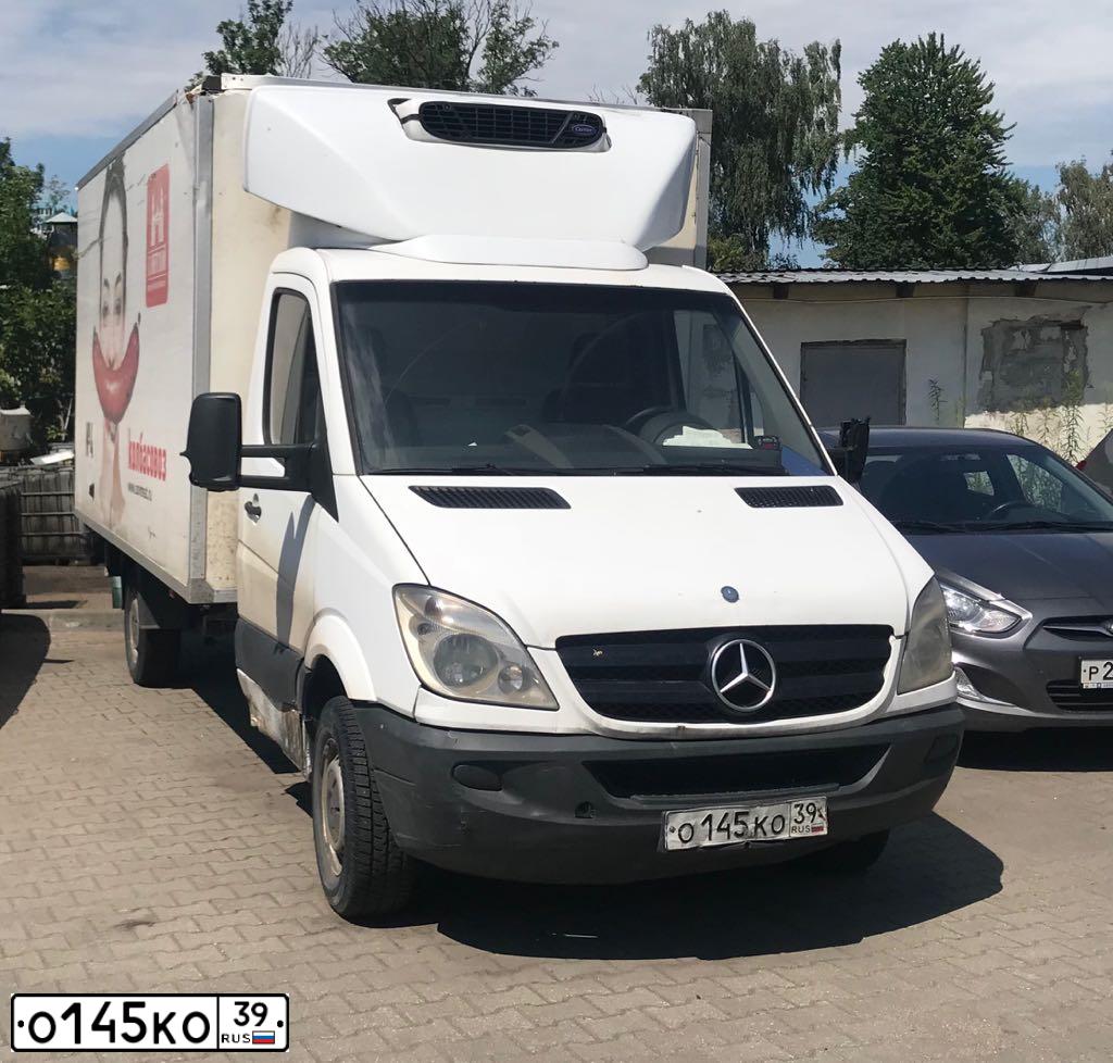 Фото автомобиля MERCEDES SPRINTER, 2007 — госномер О145КО39. Цвет: БЕЛЫЙ