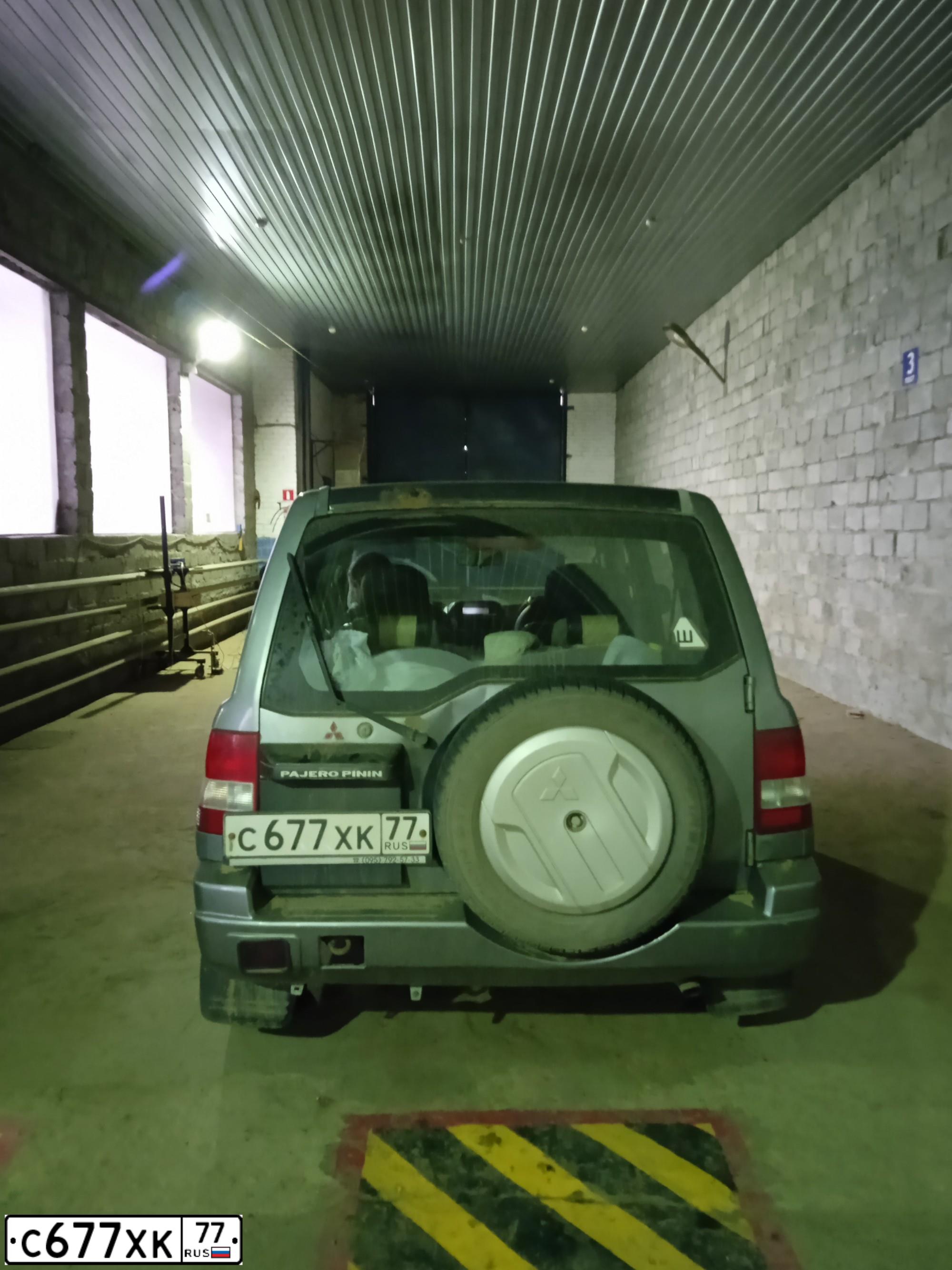 Фото автомобиля GAZ 3221 EL, 1997 — госномер С677ХК77. Цвет: Белый