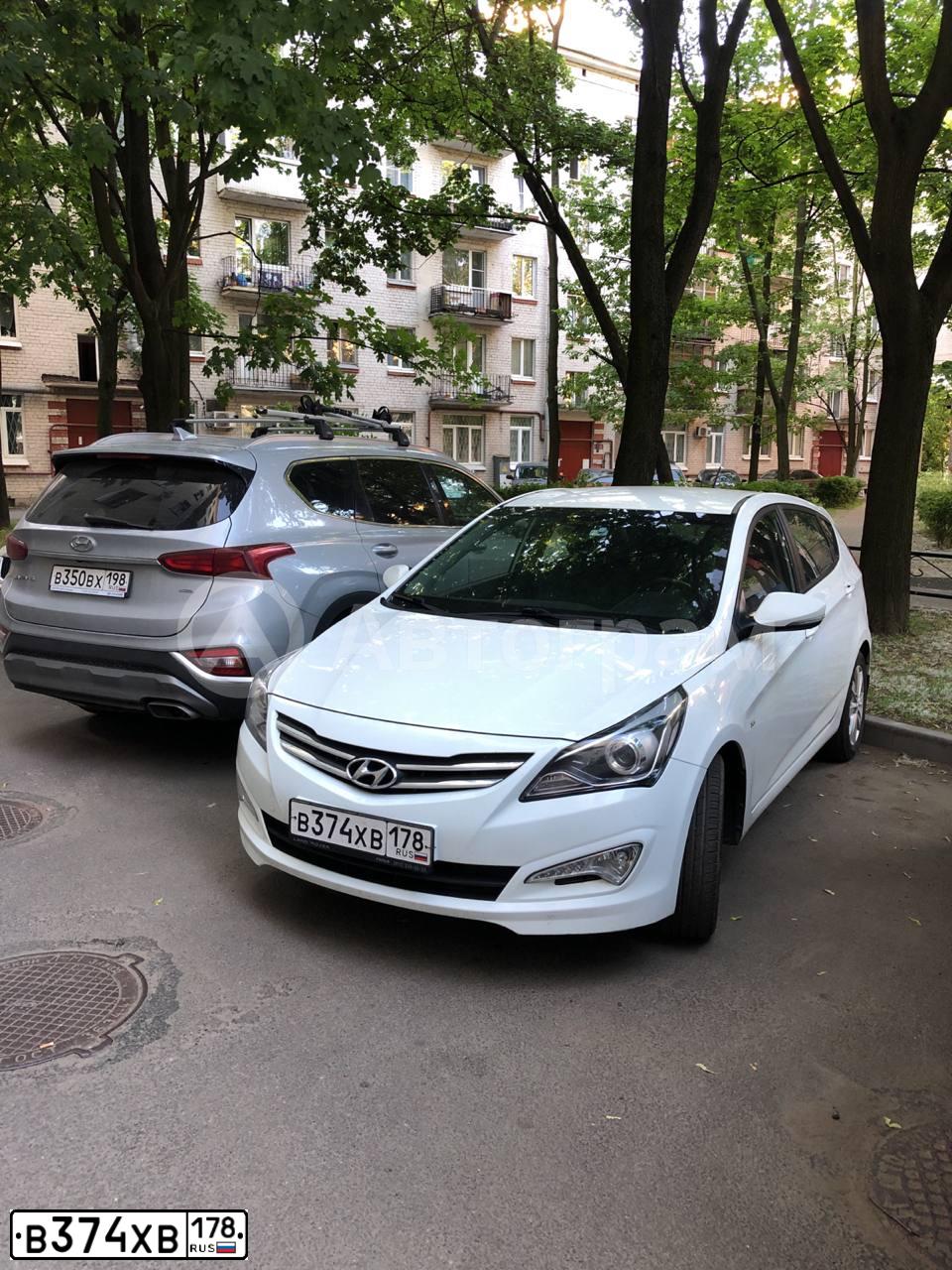 Фото автомобиля HYUNDAI SOLARIS, 2015 — госномер В374ХВ178. Цвет: Белый