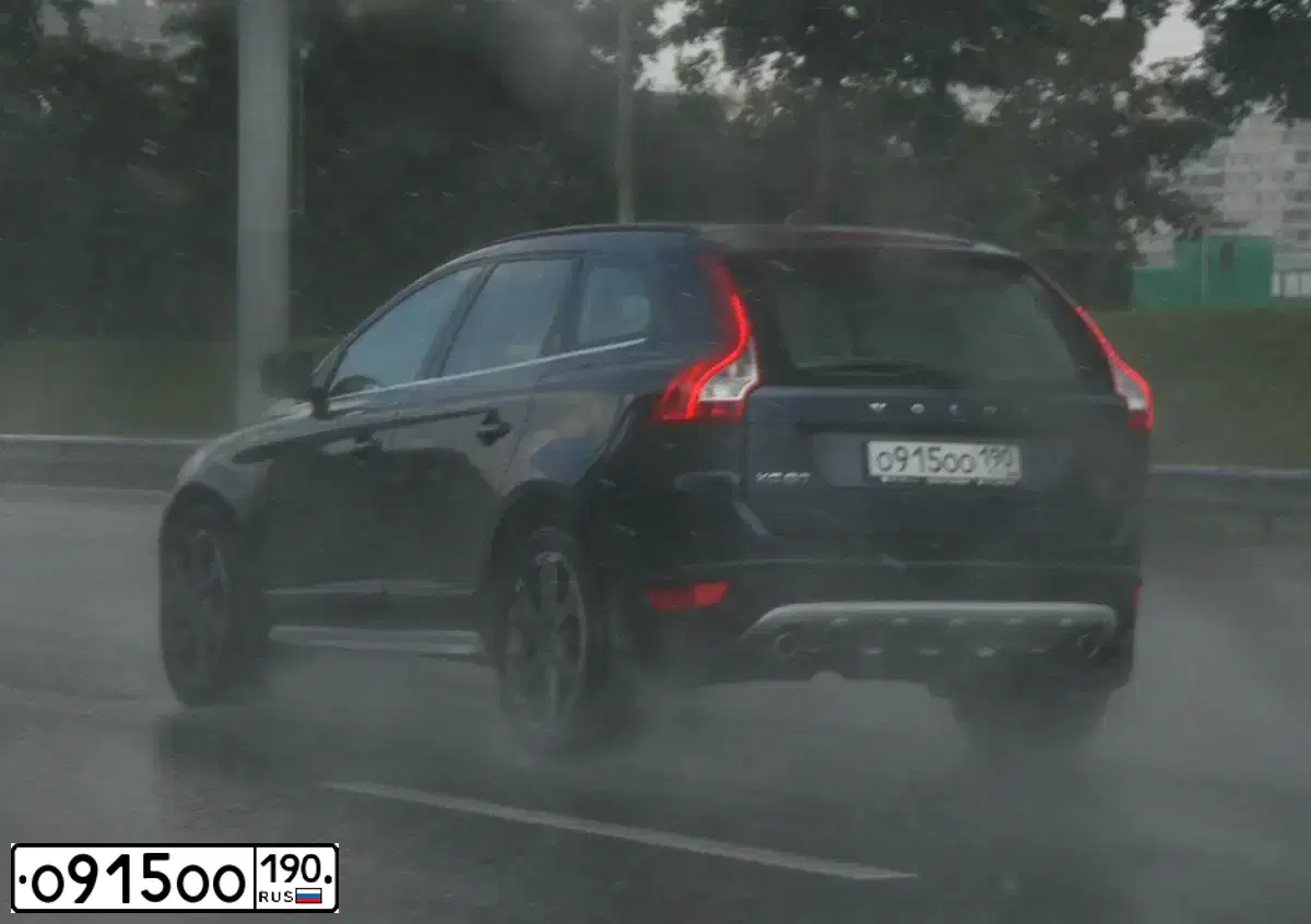 Фото автомобиля VOLVO XC60, 2012 — госномер О915ОО190. Цвет: СИНИЙ