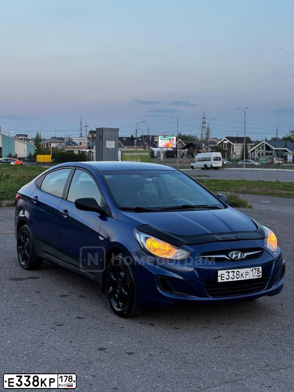 Фото автомобиля HYUNDAI SOLARIS, 2011 — госномер У487СХ198. Цвет: ТЕМНО-СИНИЙ