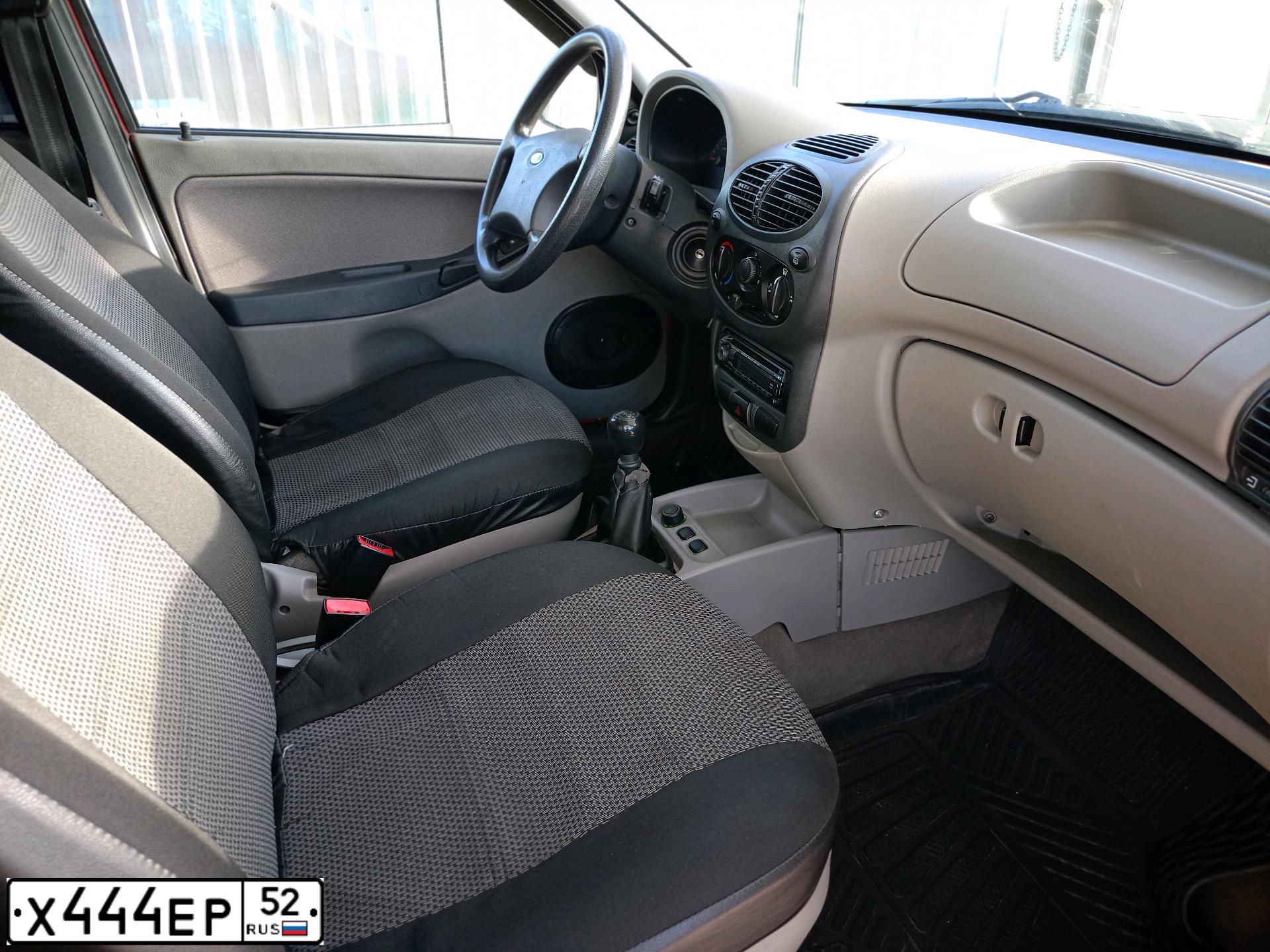 Фото автомобиля FORD FOCUS, 2007 — госномер М888ММ52. Цвет: ЧЕРНЫЙ