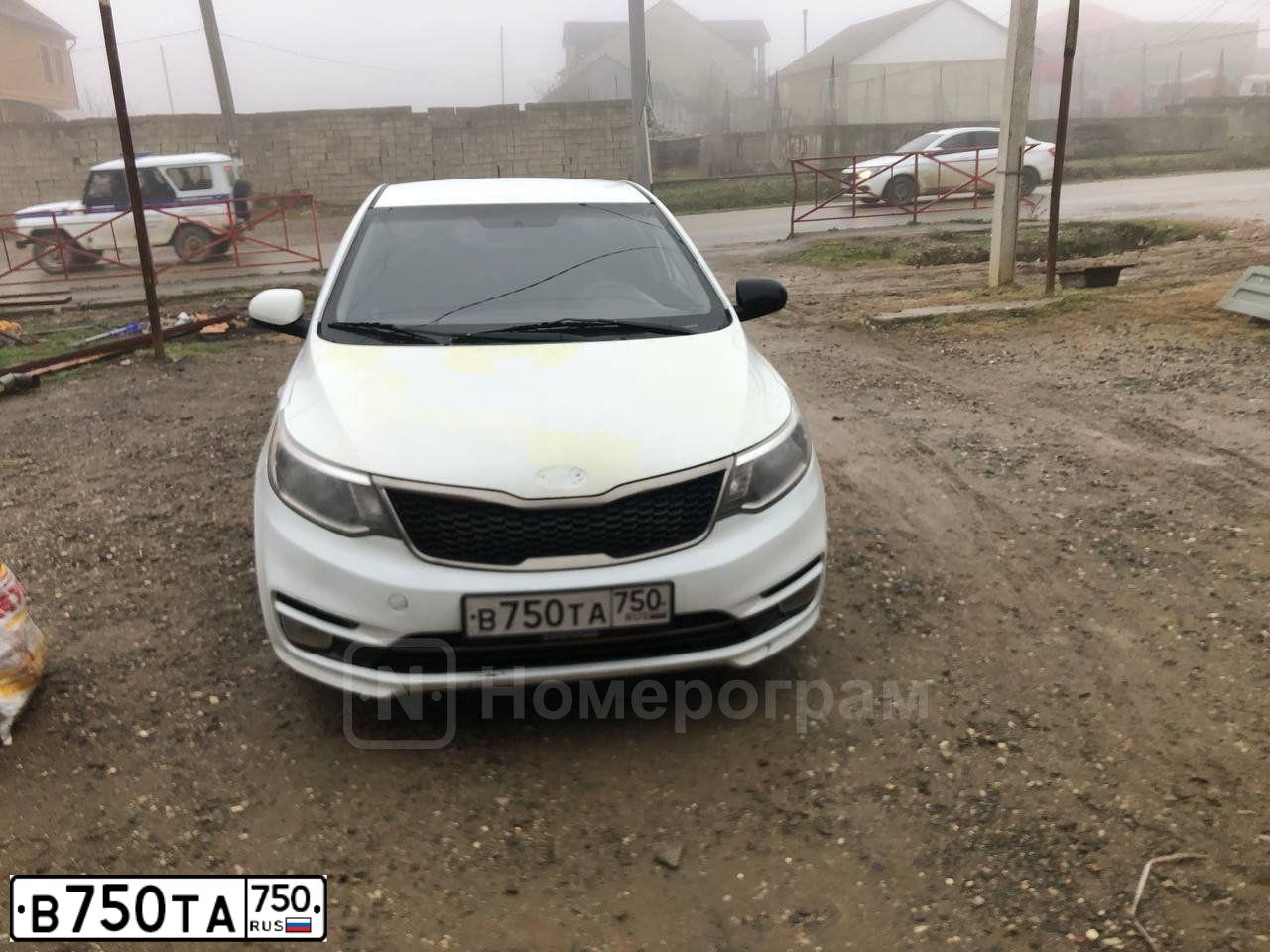 Фото автомобиля KIA RIO, 2015 — госномер К378ОК777. Цвет: БЕЛЫЙ ЖЕЛТЫЙ СЕРЫЙ