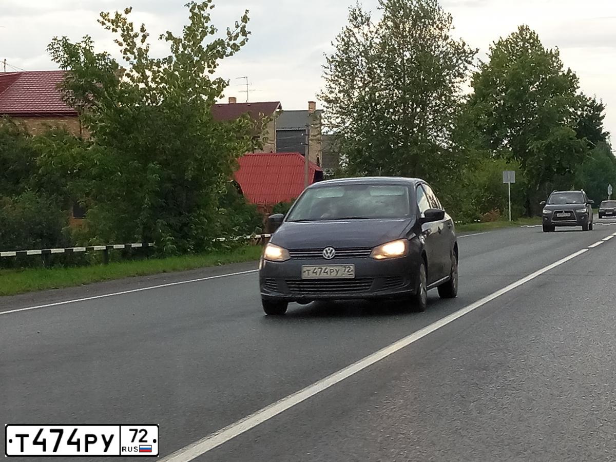 Фото автомобиля VOLKSWAGEN POLO, 2013 — госномер Т474РУ72. Цвет: ТЕМНО СИНИЙ