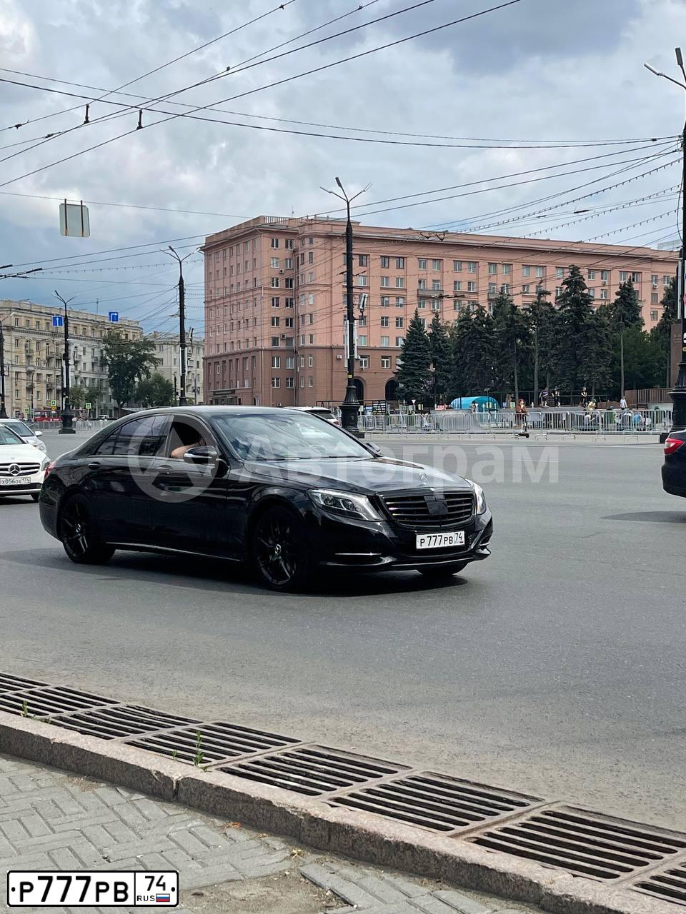 Фото автомобиля MERCEDES C-KLASSE, 2000 — госномер Р777РВ74. Цвет: СЕРЕБРИСТЫЙ