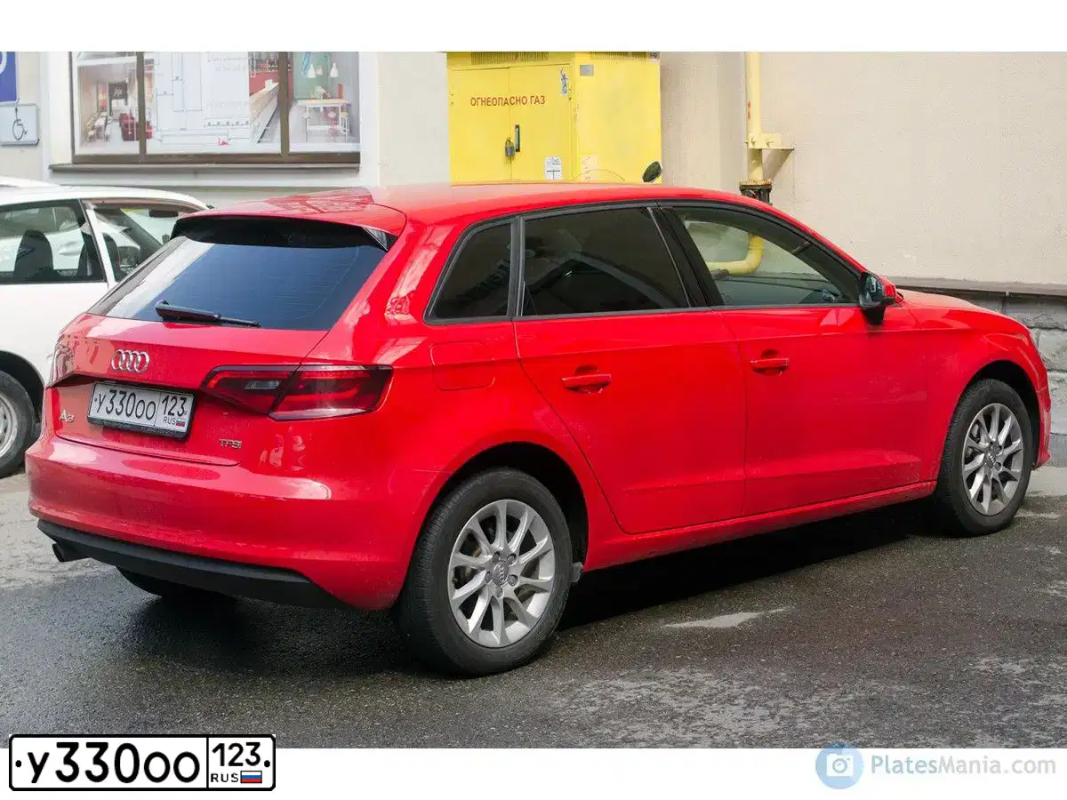 Фото автомобиля AUDI A3, 2014 — госномер У330ОО123. Цвет: КРАСНЫЙ