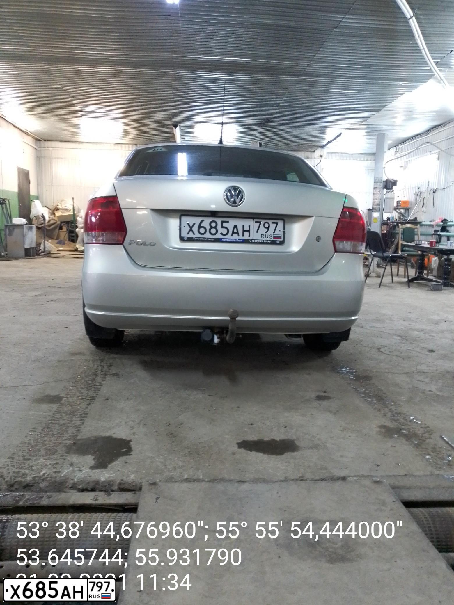 Фото автомобиля VOLKSWAGEN POLO, 2012 — госномер Х685АН797. Цвет: СЕРЕБРИСТО-ЖЕЛТЫЙ