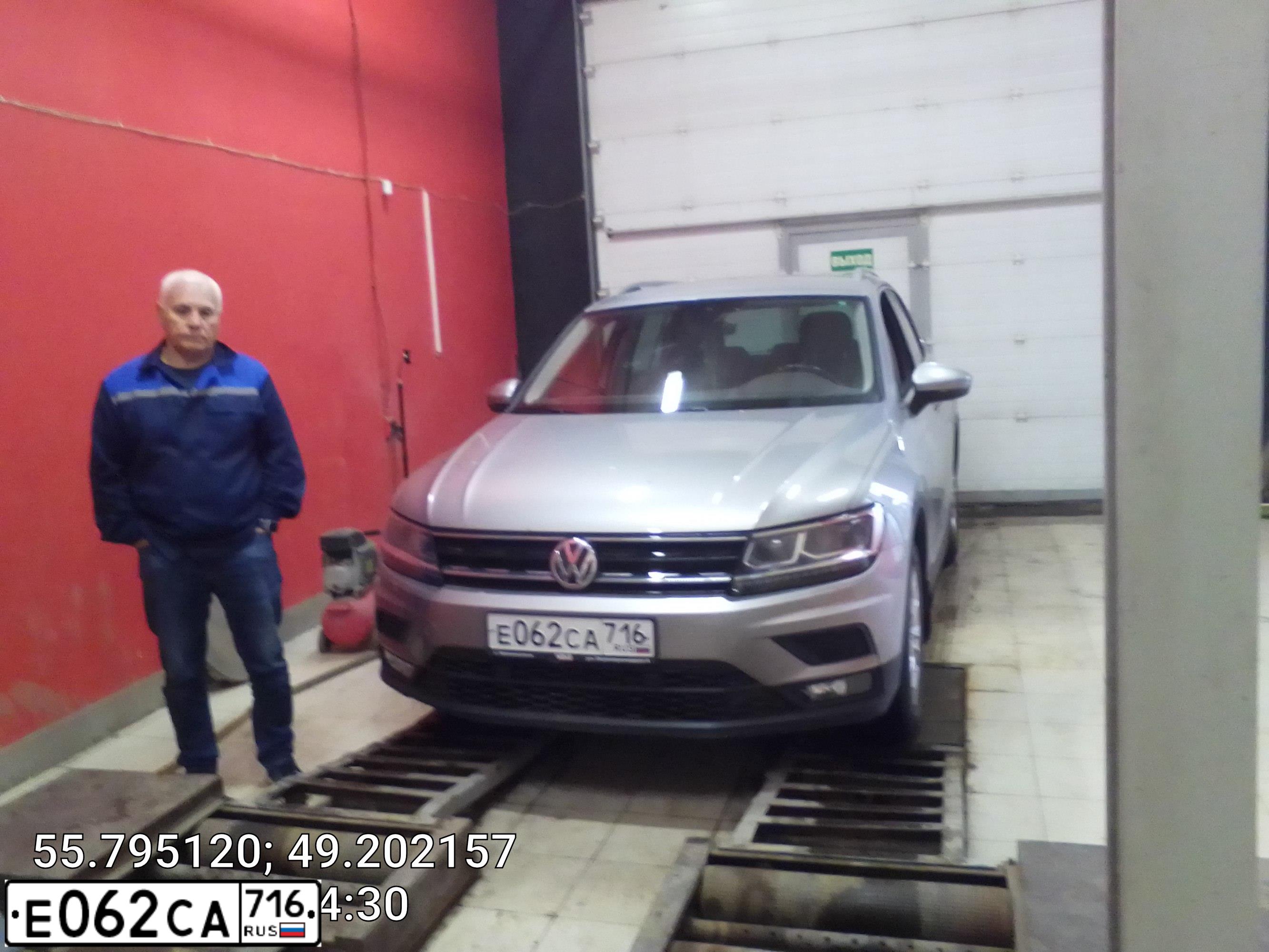 Фото автомобиля VOLKSWAGEN TIGUAN, 2019 — госномер М779ХВ716. Цвет: Серебристый