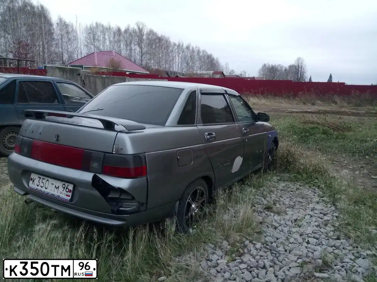 Фото автомобиля LADA 2110, 2005 — госномер К350ТМ96. Цвет: СЕРЫЙ