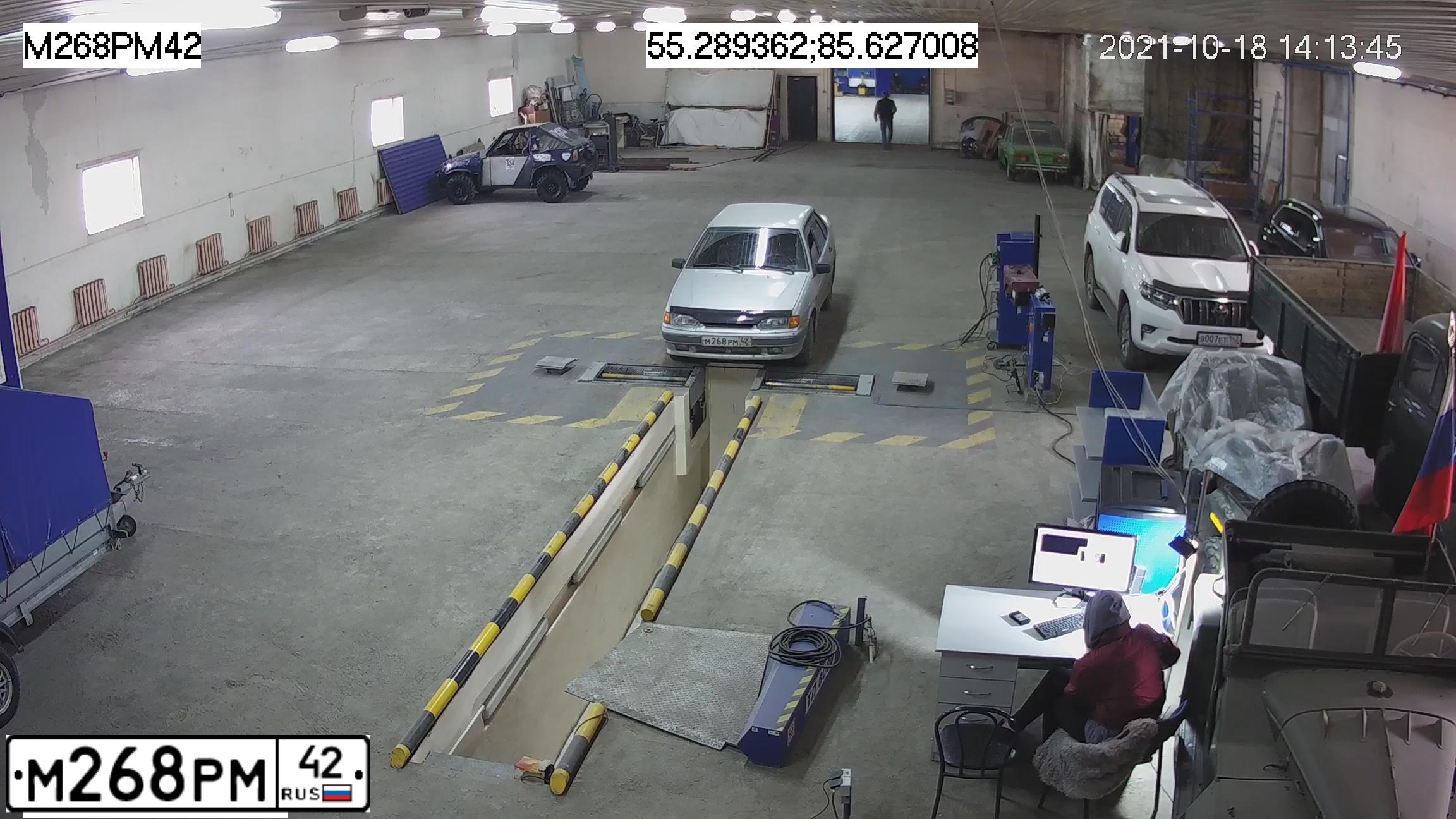 Фото автомобиля LADA 2115 SAMARA, 2003 — госномер М268РМ42. Цвет: СВЕТЛО-СЕРЕБРИСТЫЙ МЕТАЛЛ