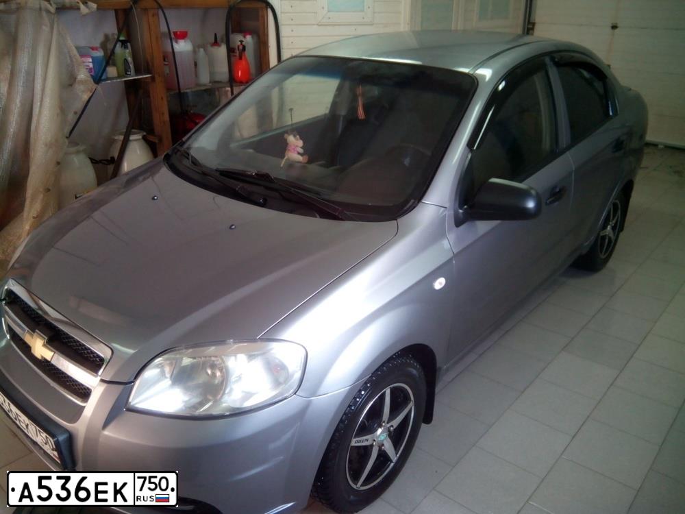 Фото автомобиля CHEVROLET AVEO, 2008 — госномер Т122ХТ150. Цвет: Серый