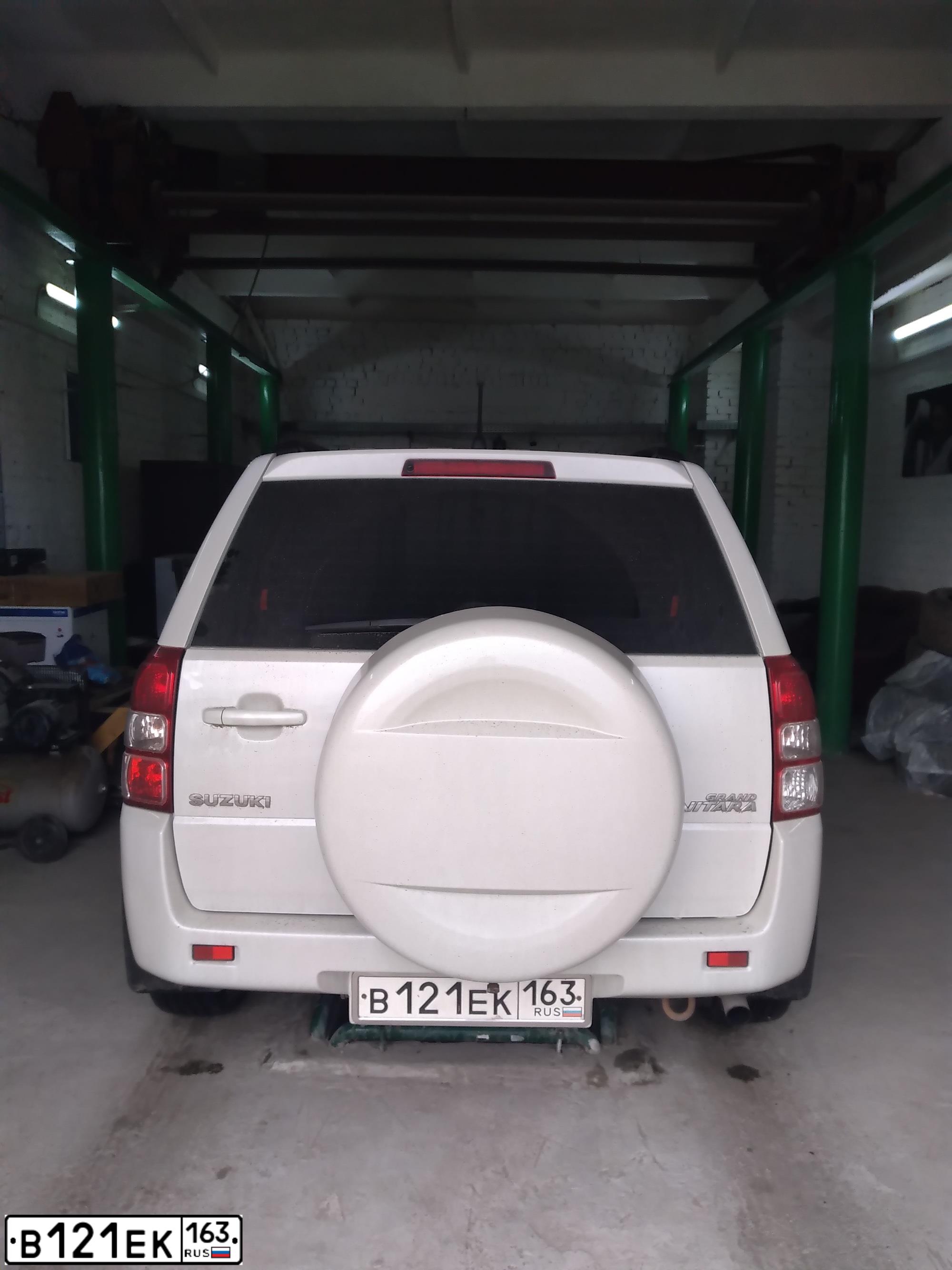 Фото автомобиля SUZUKI /GRAND/ VITARA, 2011 — госномер В121ЕК163. Цвет: БЕЛЫЙ