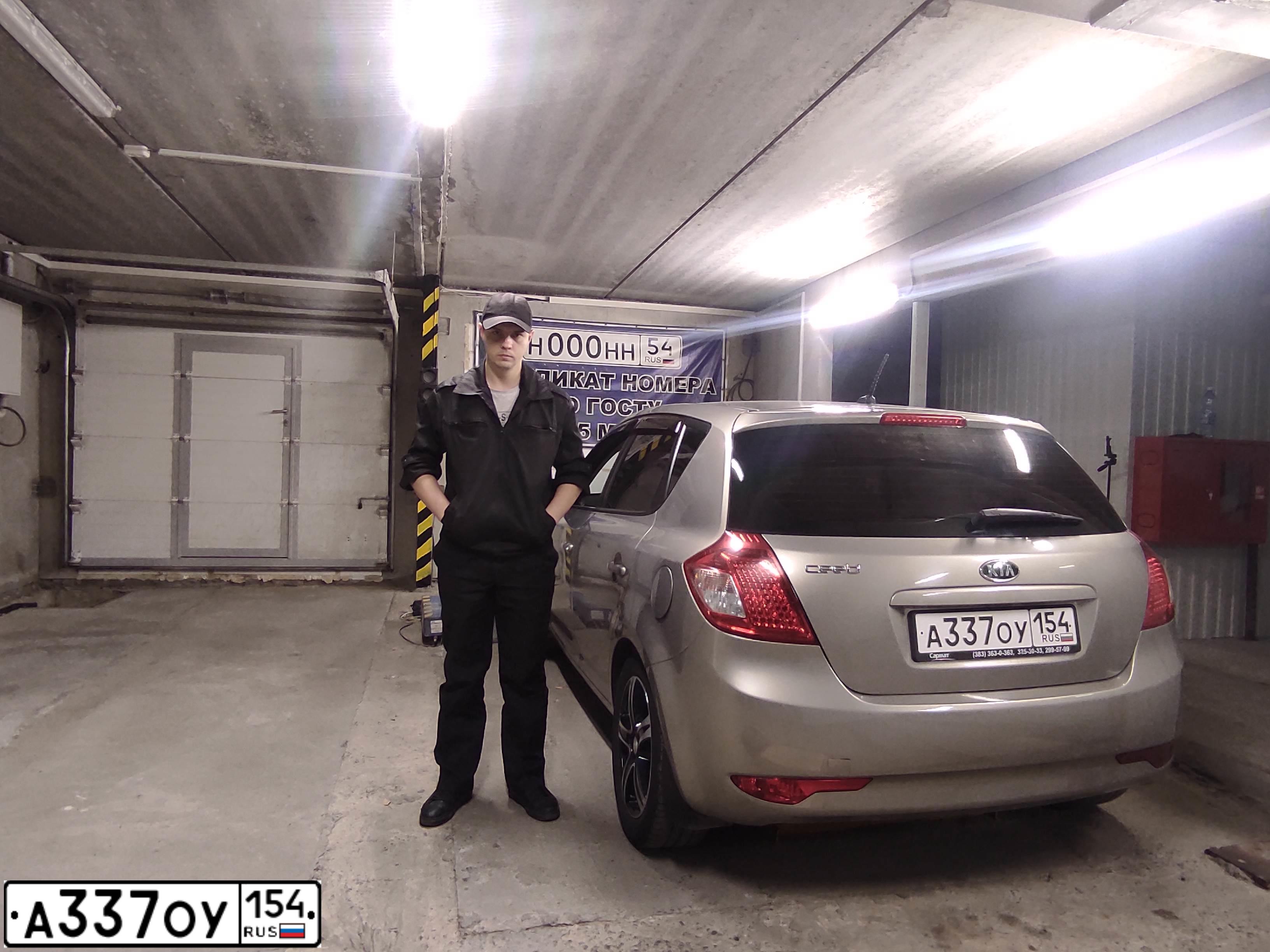 Фото автомобиля KIA CEE'D, 2011 — госномер А337ОУ154. Цвет: СЕРЕБРИСТЫЙ