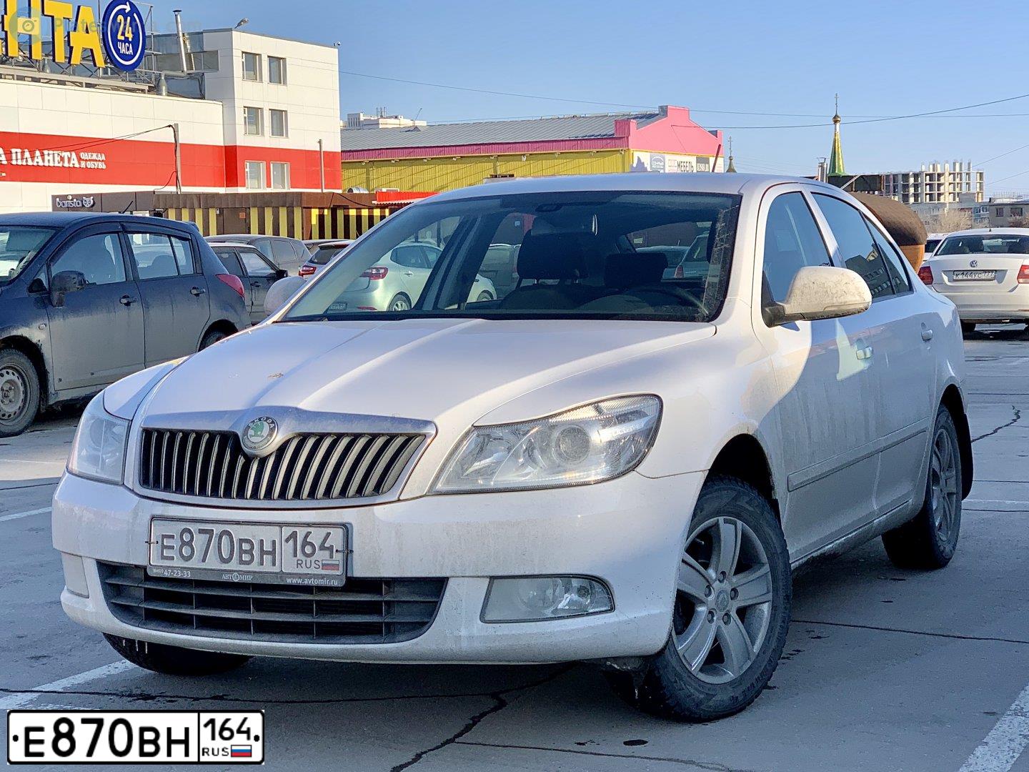 Фото автомобиля SKODA OCTAVIA, 2012 — госномер Е870ВН164. Цвет: Белый