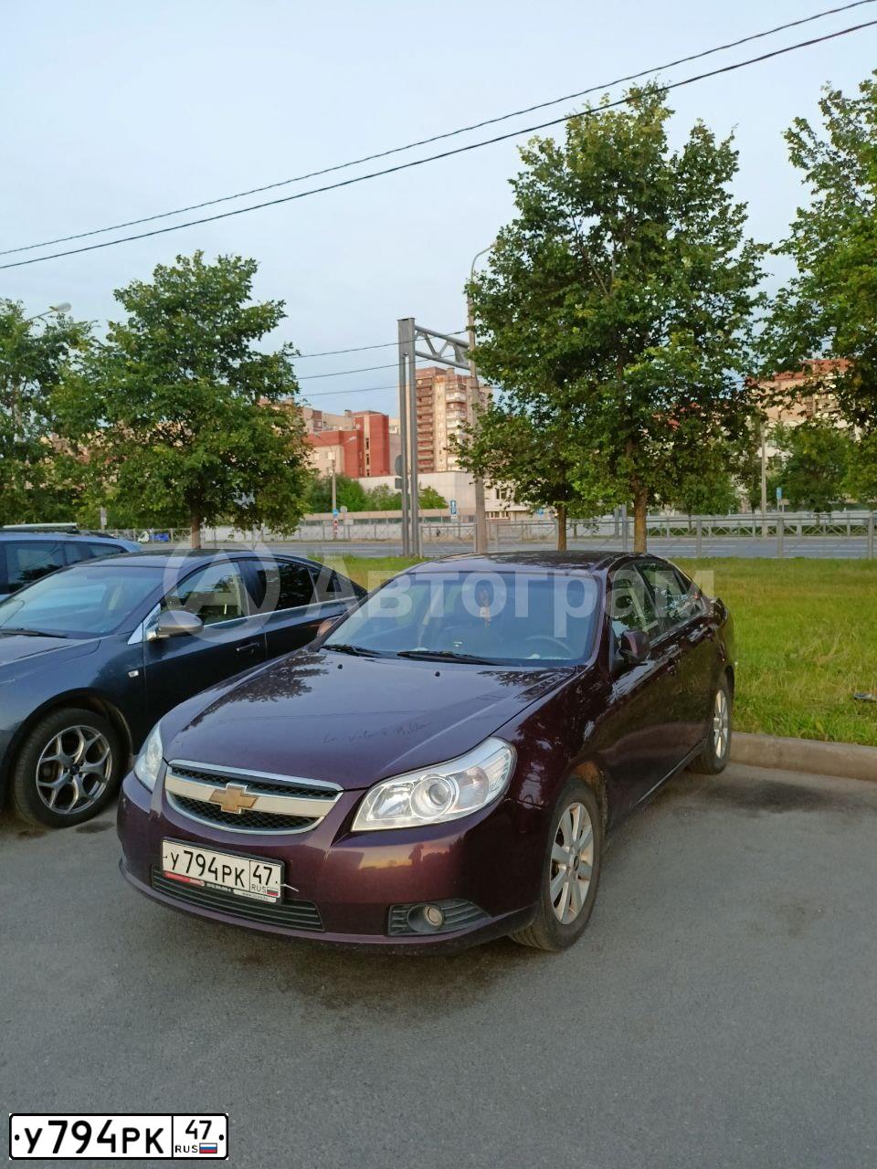 Фото автомобиля CHEVROLET EPICA, 2012 — госномер У794РК47. Цвет: КРАСНЫЙ