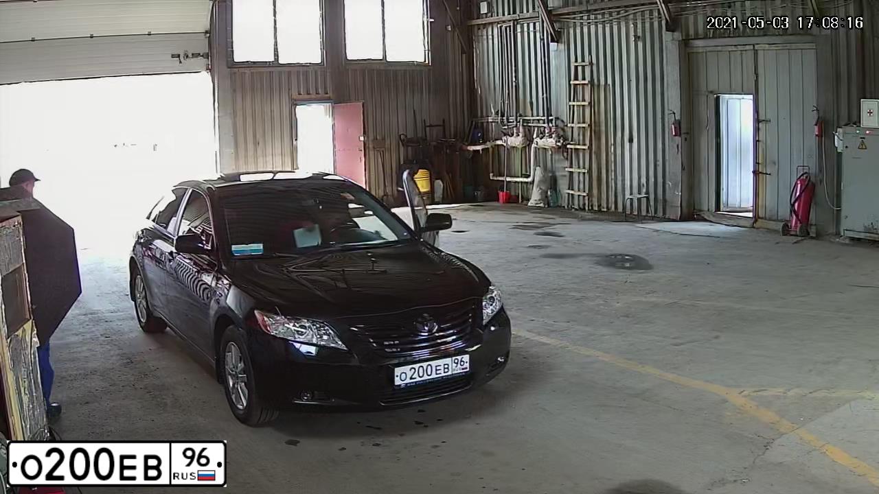 Фото автомобиля LADA 2172 PRIORA, 2011 — госномер Е697ХО196. Цвет: СВЕТЛО-СЕРЫЙ