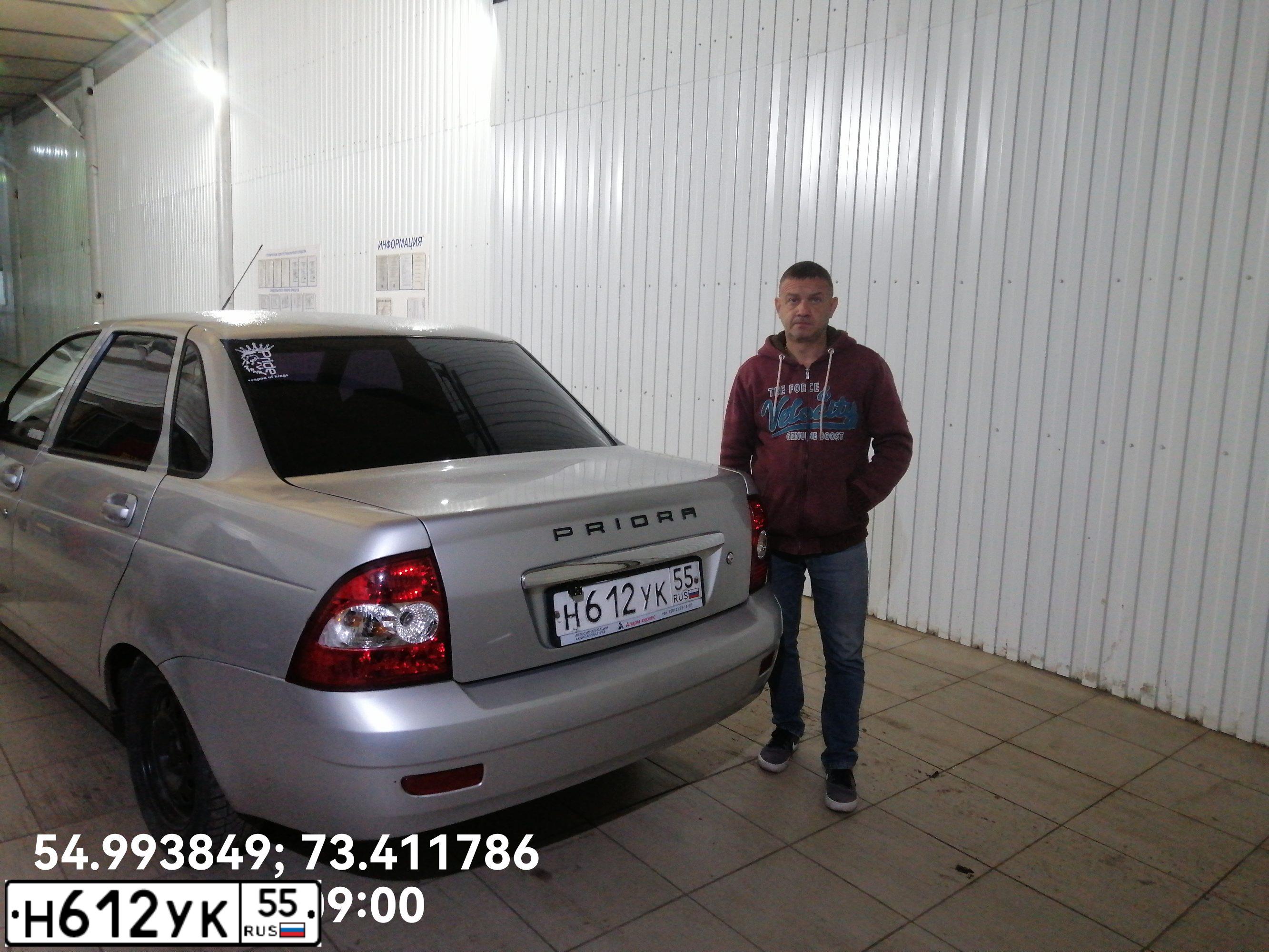 Фото автомобиля LADA 217030 LADA PRIORA, 2009 — госномер А924ВО155. Цвет: Светло-Серебристый металлик
