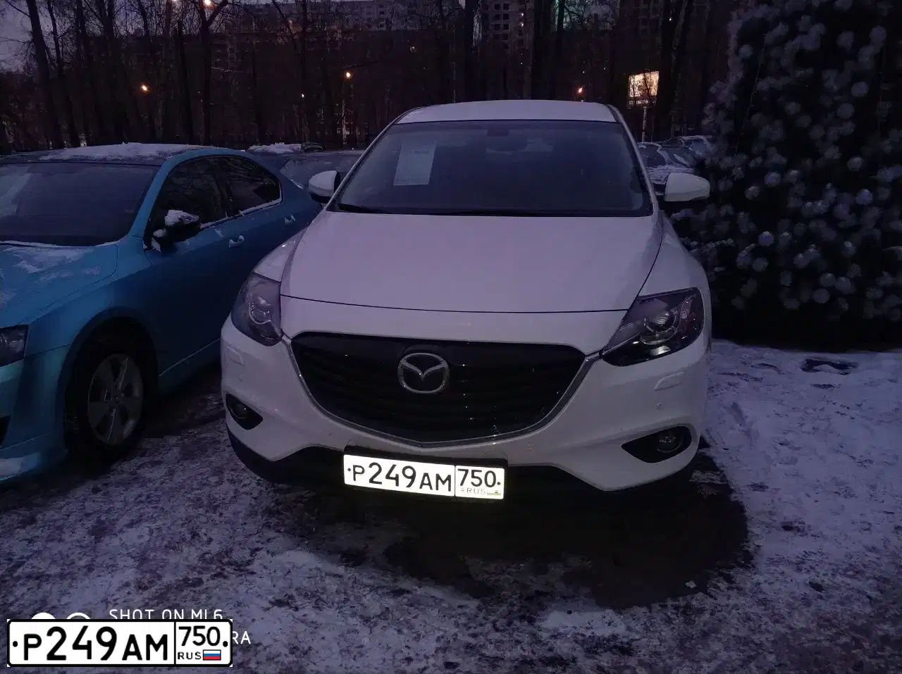 Фото автомобиля MAZDA CX-9, 2014 — госномер Р249АМ750. Цвет: Белый