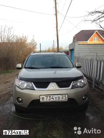 Фото автомобиля MITSUBISHI OUTLANDER, 2008 — госномер Х797РХ52. Цвет: БЕЖЕВЫЙ