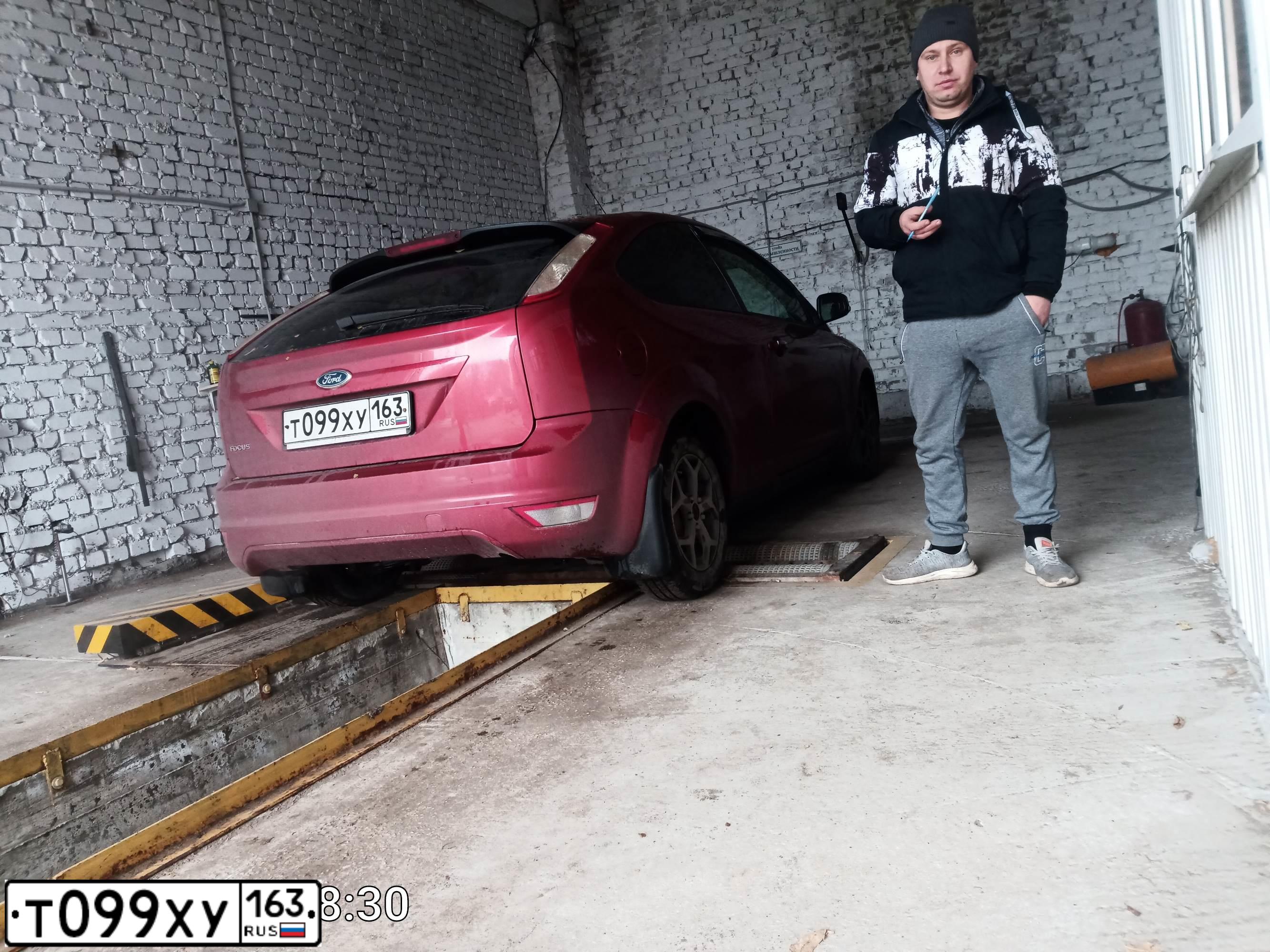 Фото автомобиля FORD FOCUS, 2009 — госномер М366МУ763. Цвет: КРАСНО-ОРАНЖЕВЫЙ
