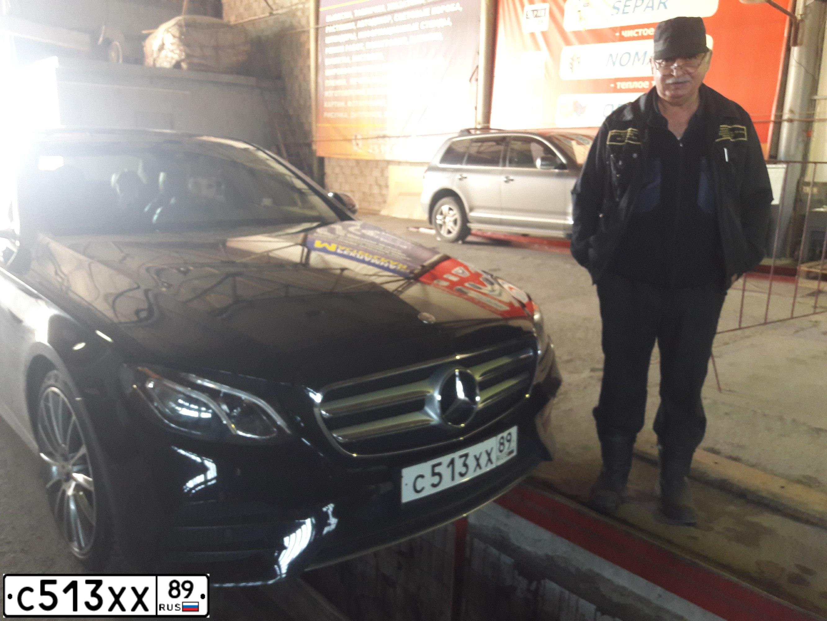 Фото автомобиля MERCEDES E-KLASSE, 2016 — госномер Х900ВС89. Цвет: ЧЕРНЫЙ
