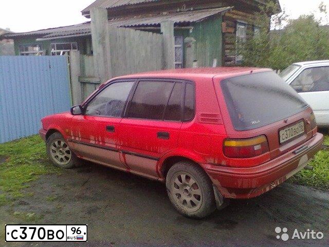 Фото автомобиля TOYOTA COROLLA, 1990 — госномер С370ВО96. Цвет: КРАСНЫЙ
