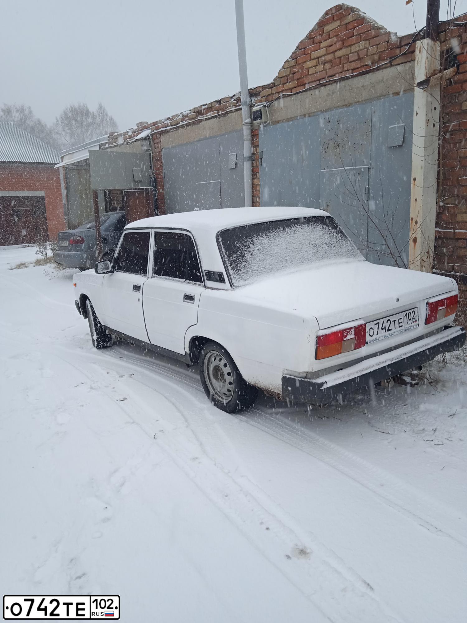 Фото автомобиля LADA 2105, 2008 — госномер О944ТН702
