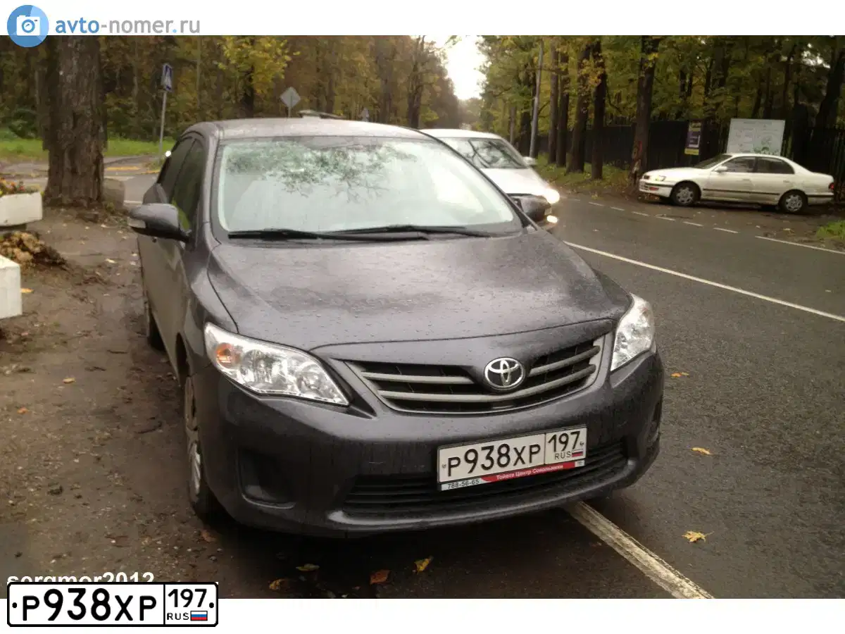 Фото автомобиля TOYOTA COROLLA, 2012 — госномер Р938ХР197. Цвет: СЕРЫЙ