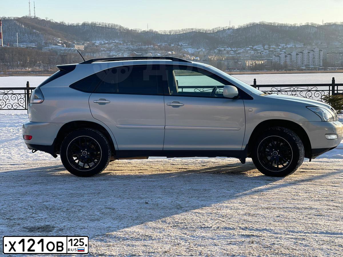 Фото автомобиля LEXUS RX, 2006 — госномер Е010МВ177. Цвет: ГОЛУБОЙ СВЕТЛЫЙ