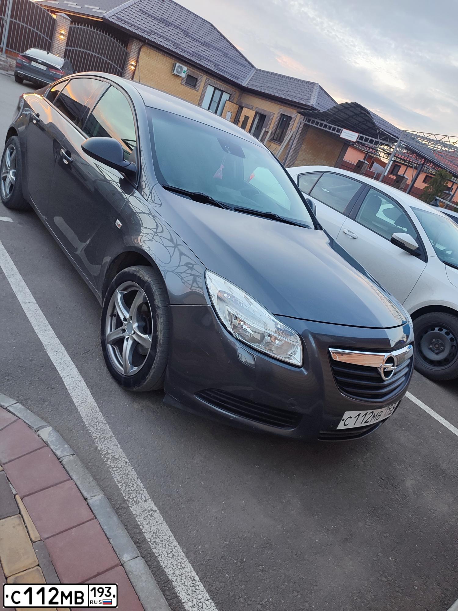 Фото автомобиля OPEL INSIGNIA, 2011 — госномер А776ВА184. Цвет: ТЕМНО-СЕРЫЙ