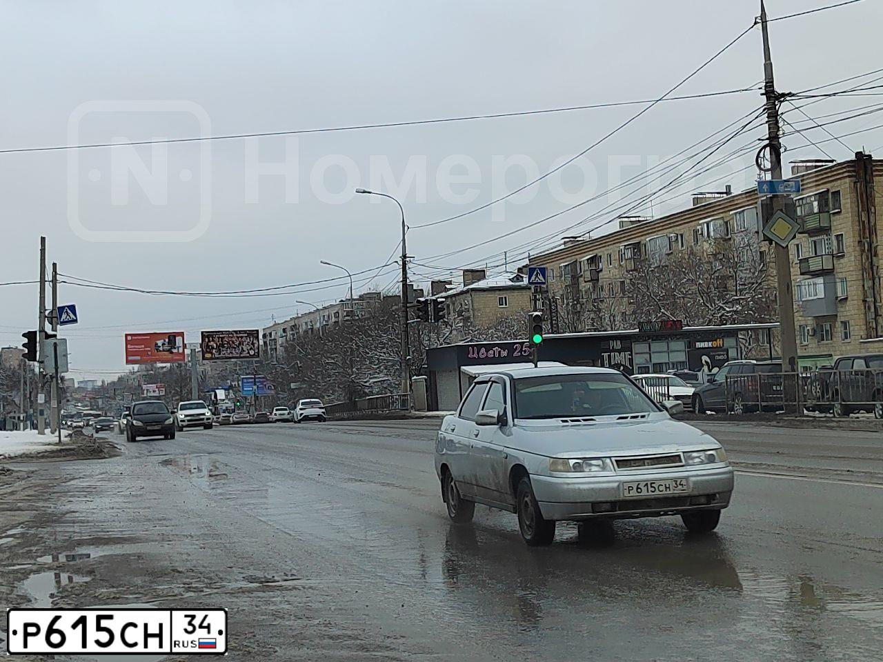 Фото автомобиля LADA 2110, 2005 — госномер М776СА134. Цвет: СВЕТЛО СЕРЕБРИСТЫЙ МЕТАЛЛ