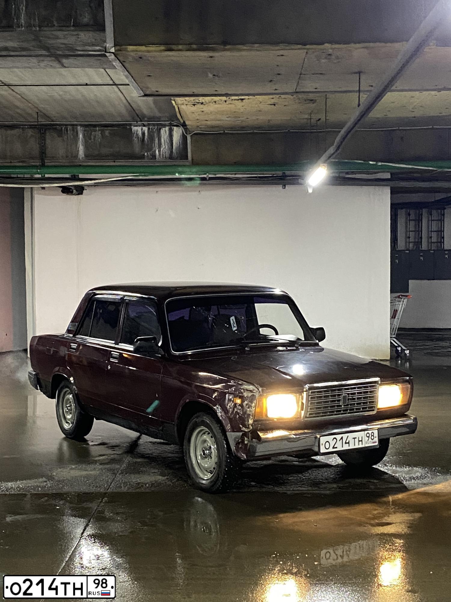 Фото автомобиля LADA 2107, 2009 — госномер С111СК198. Цвет: ТЕМНО-ВИШНЕВЫЙ