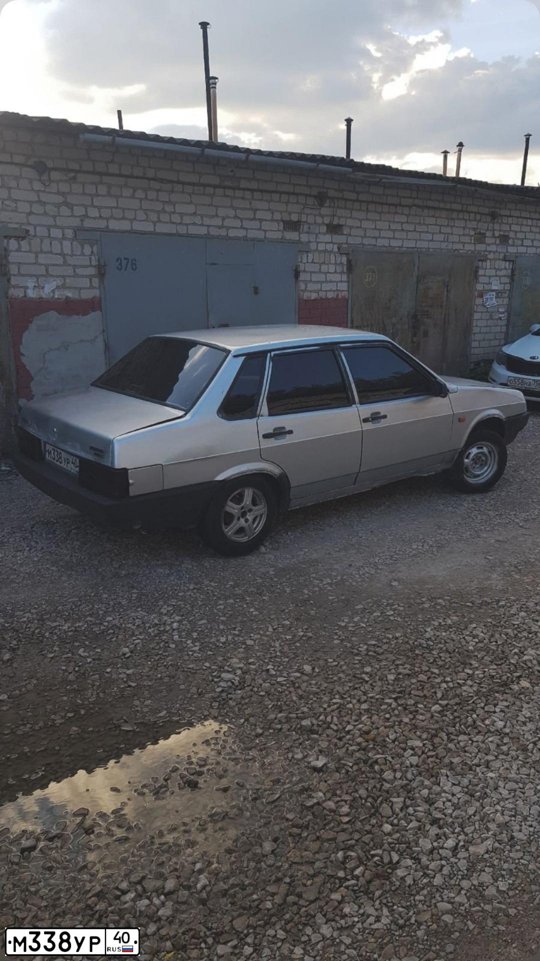 Фото автомобиля LADA 2109 SAMARA, 2003 — госномер М338УР40. Цвет: СВЕТЛО-СЕРЕБРИСТЫЙ МЕТАЛЛ