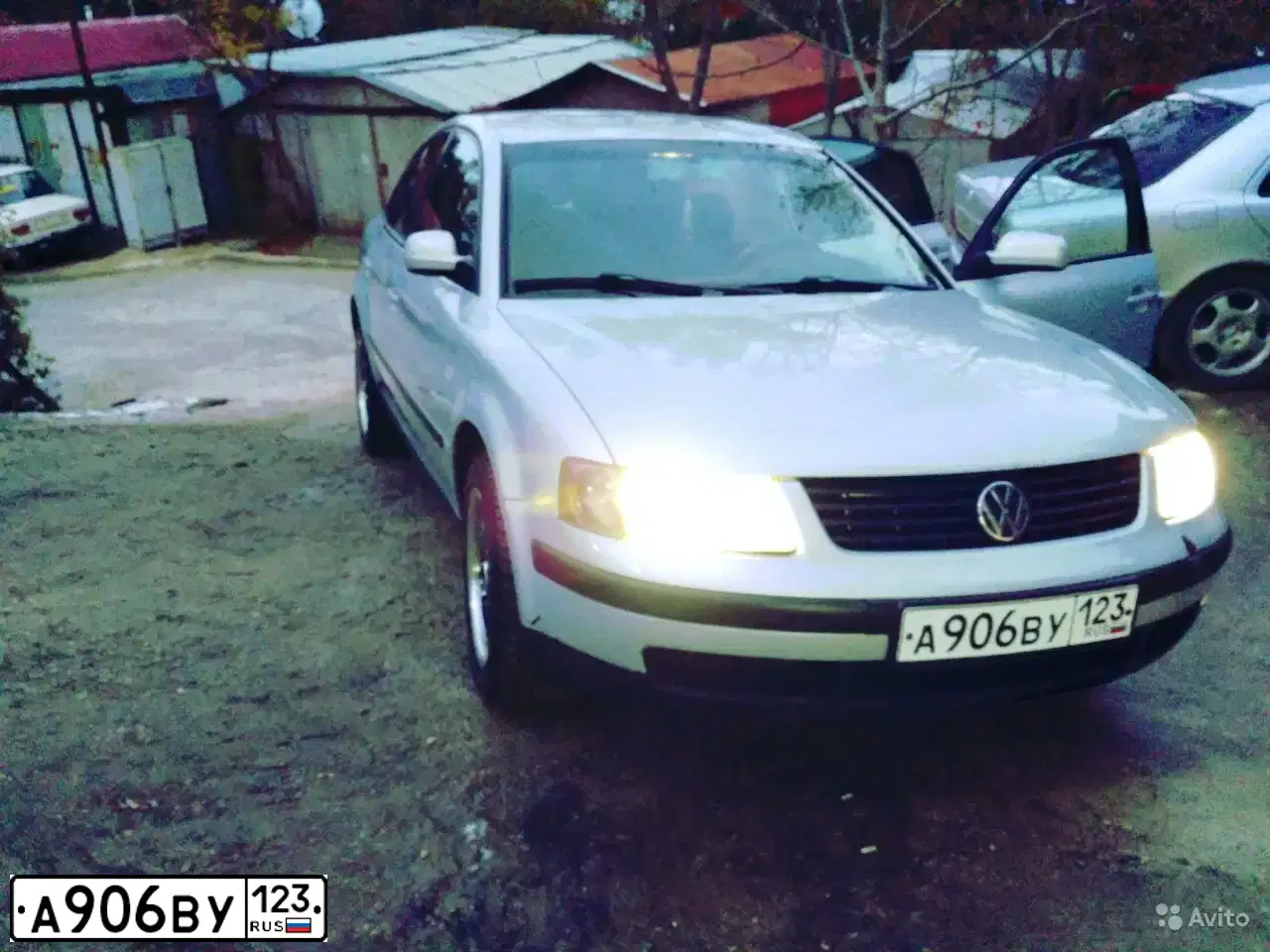 Фото автомобиля VOLKSWAGEN PASSAT, 2000 — госномер К408АО82. Цвет: СЕРЕБРИСТЫЙ
