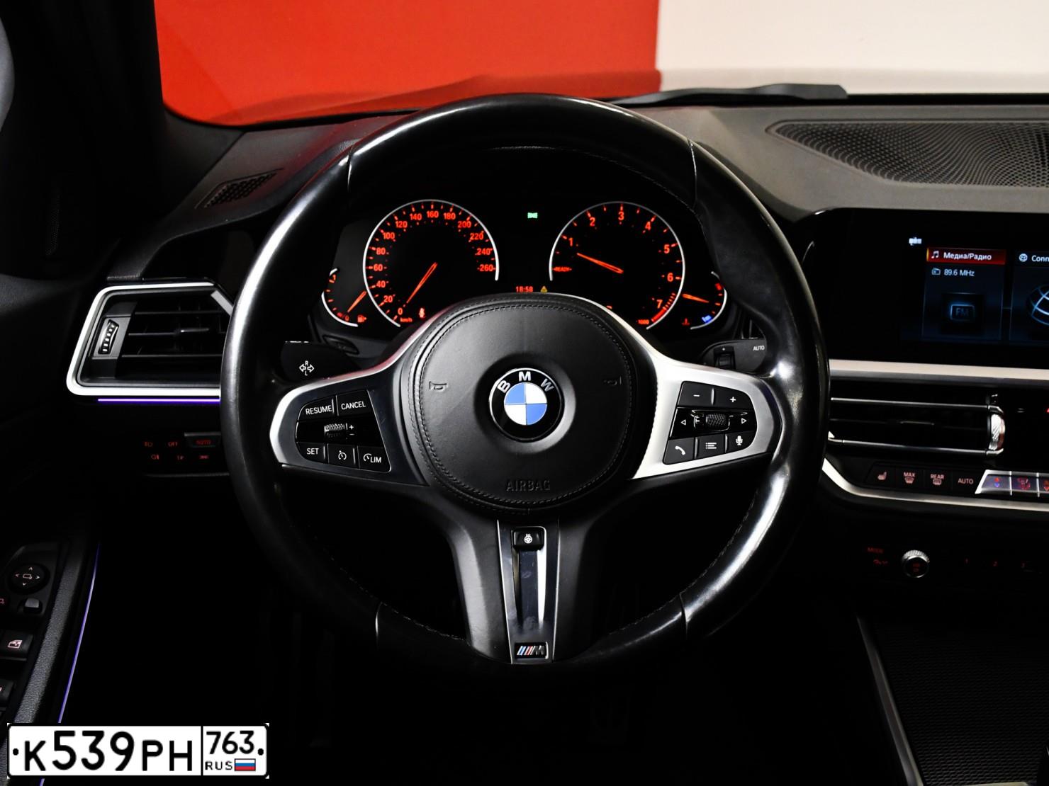 Фото автомобиля BMW SERIE 3, 2020 — госномер М404АС763. Цвет: ЧЕРНЫЙ