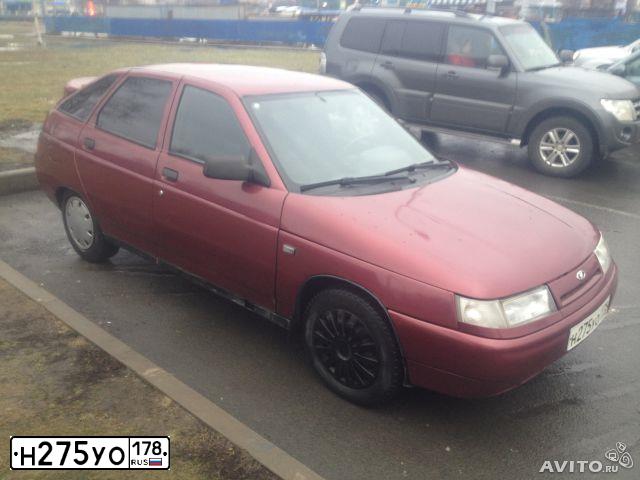 Фото автомобиля LADA 2112, 2004 — госномер У568ТХ98. Цвет: КРАСНО-ОРАНЖЕВЫЙ