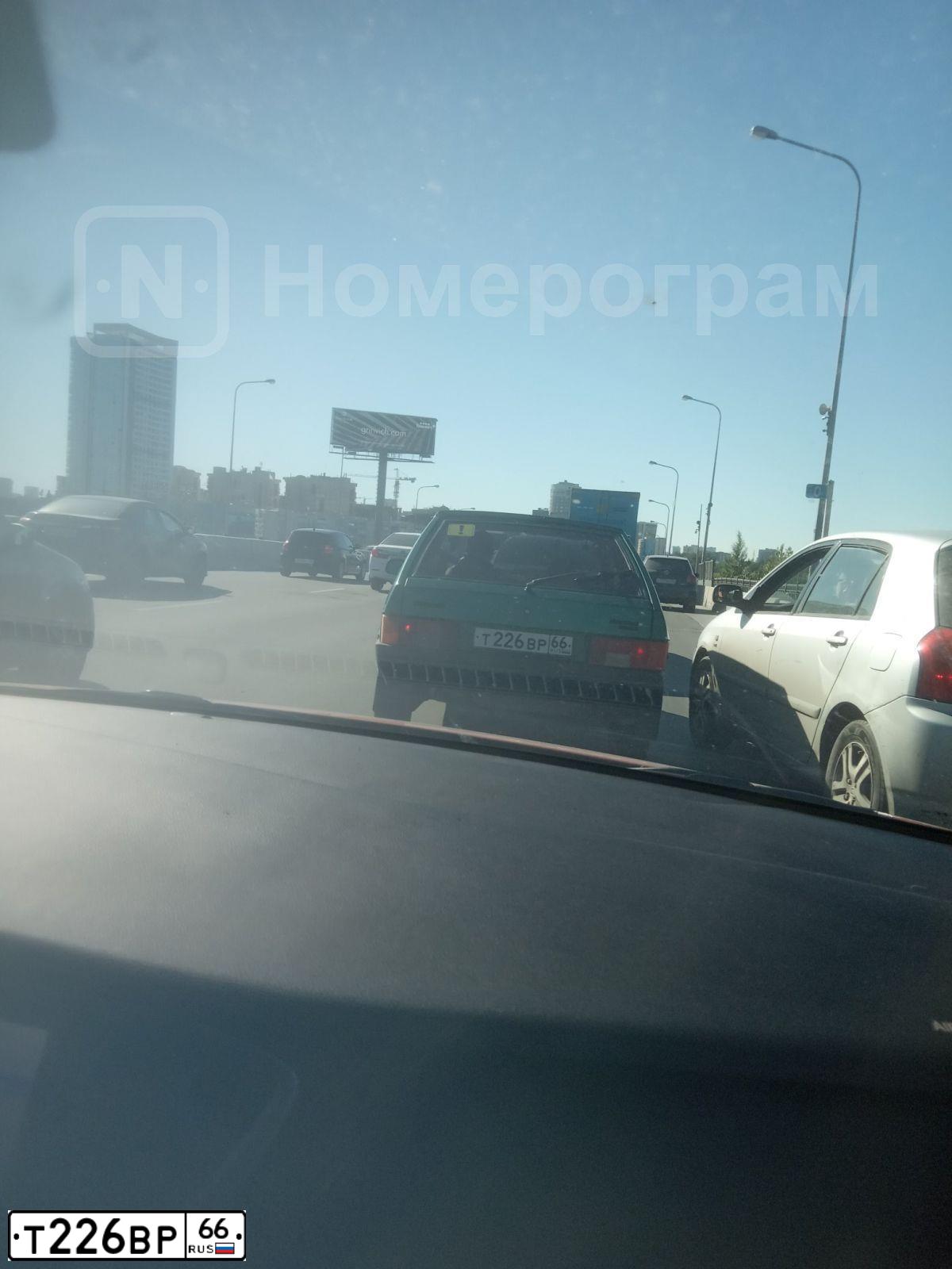 Фото автомобиля LADA 2108 SAMARA, 1995 — госномер Т226ВР66. Цвет: ЗЕЛЕНЫЙ