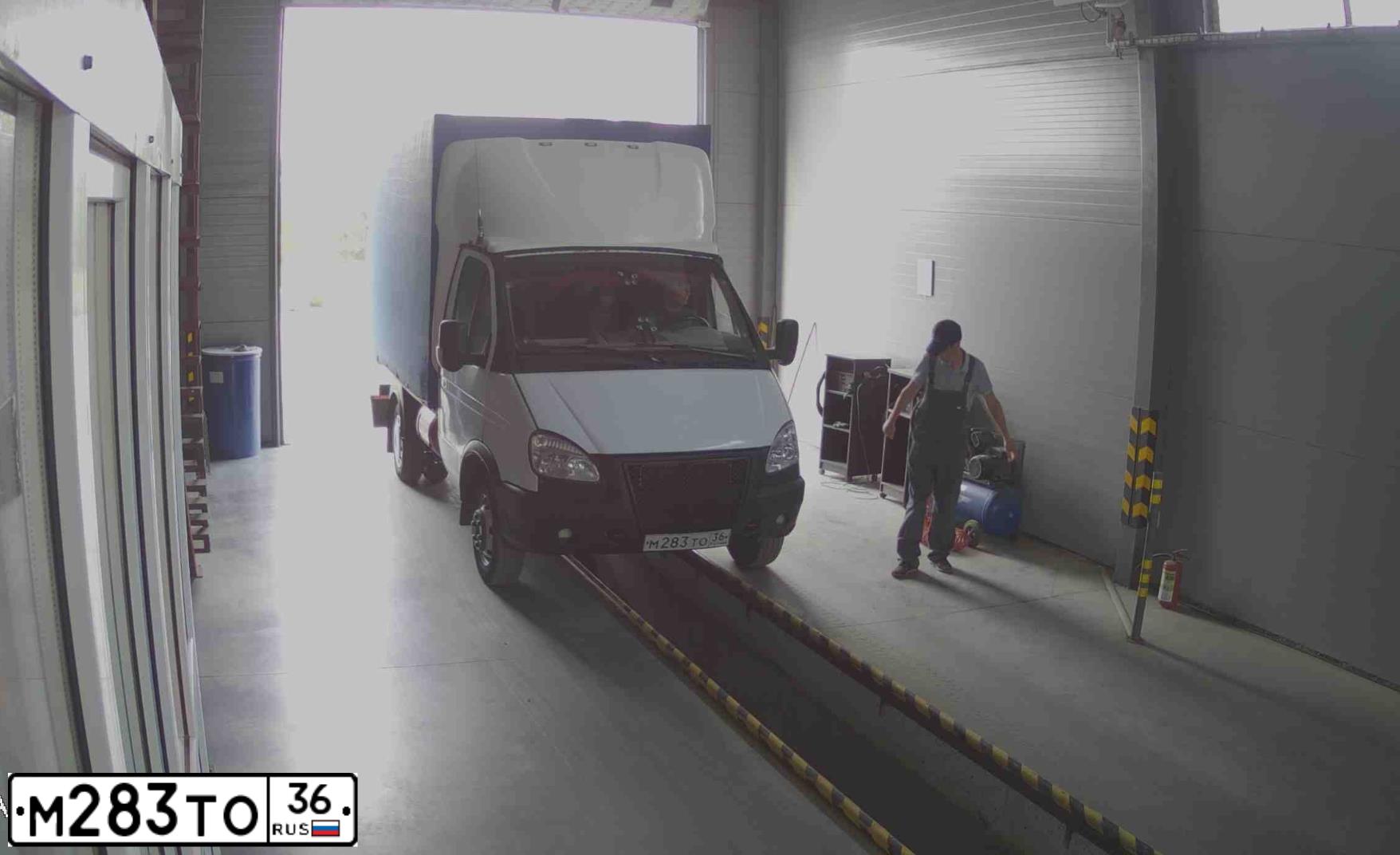 Фото автомобиля GAZ Z 3302 GAZEL, 2007 — госномер М283ТО36. Цвет: Белый