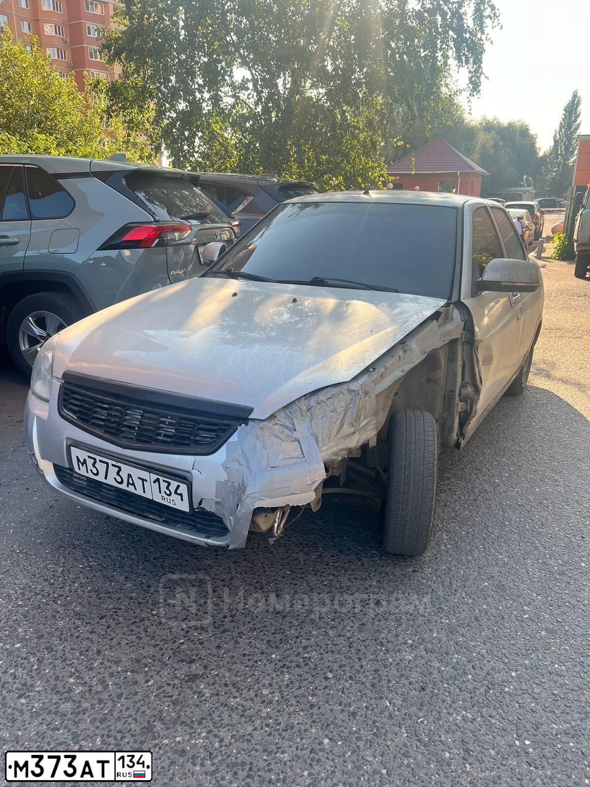 Фото автомобиля LADA 2170 PRIORA, 2011 — госномер М373АТ134. Цвет: СВЕТЛО-СЕРЕБРИСТЫЙ МЕТ