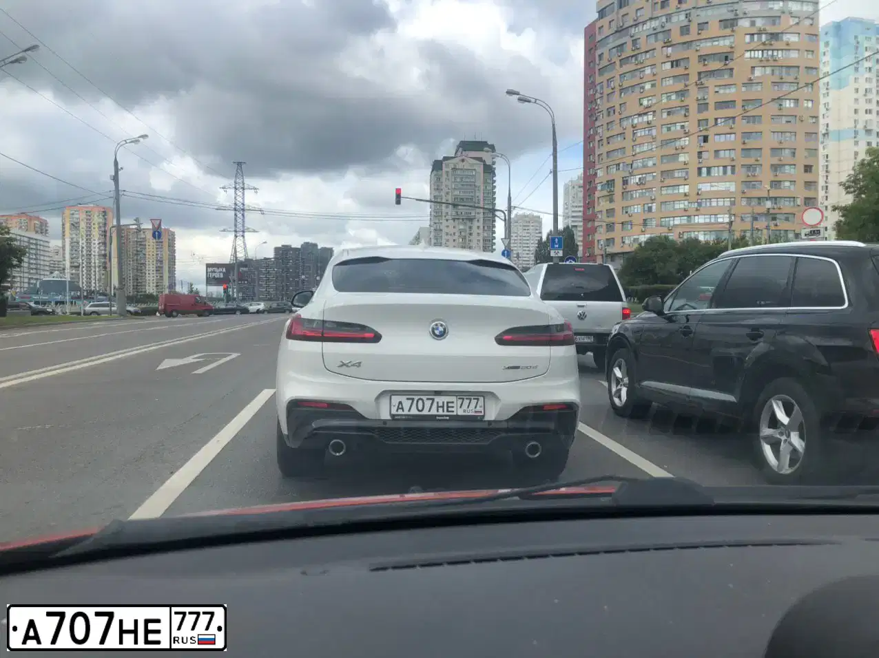 Фото автомобиля INFINITI QX70 /FX/, 2016 — госномер О999УЕ98. Цвет: синий