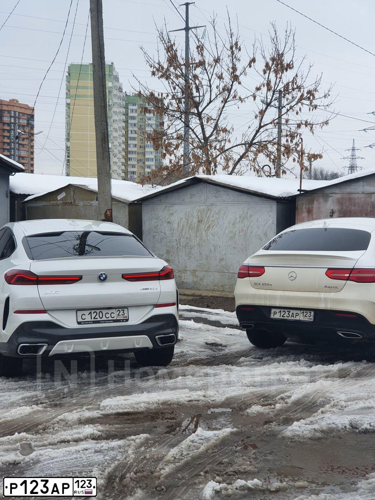 Фото автомобиля FORD FOCUS, 2008 — госномер Р123АР123. Цвет: Белый