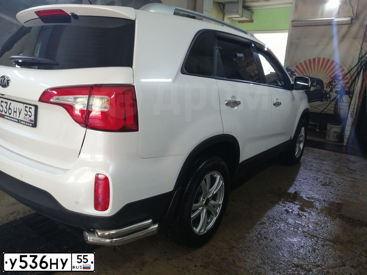 Фото автомобиля KIA SORENTO, 2019 — госномер У536НУ55. Цвет: БЕЛЫЙ