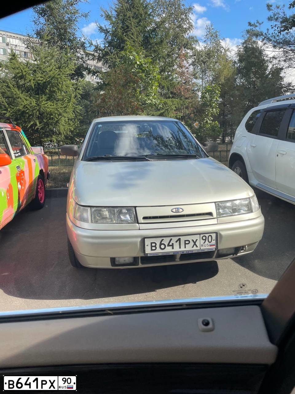 Фото автомобиля LADA 2112, 2004 — госномер В641РХ90. Цвет: БЕЖЕВЫЙ