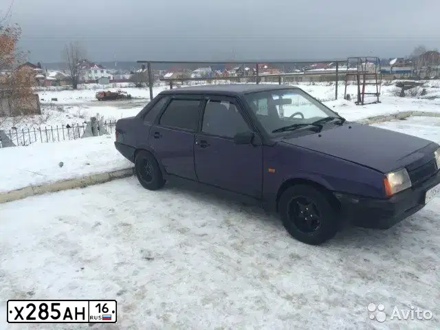 Фото автомобиля LADA 2109 SAMARA, 2002 — госномер Х285АН16. Цвет: СЕРЕБРИСТО-ТЕМНО-ФИОЛЕТОВЫЙ