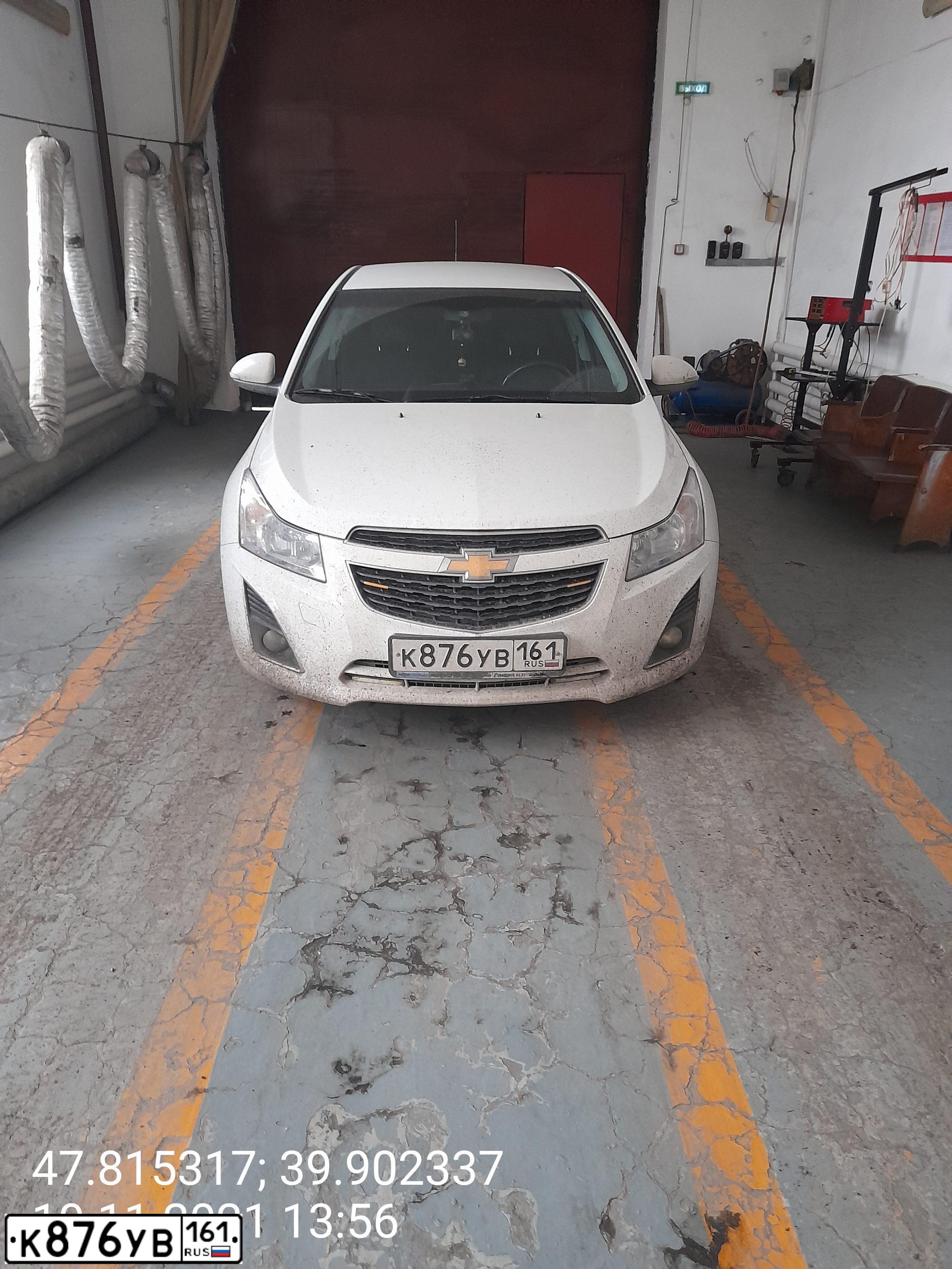 Фото автомобиля CHEVROLET CRUZE, 2014 — госномер К876УВ161. Цвет: БЕЛЫЙ